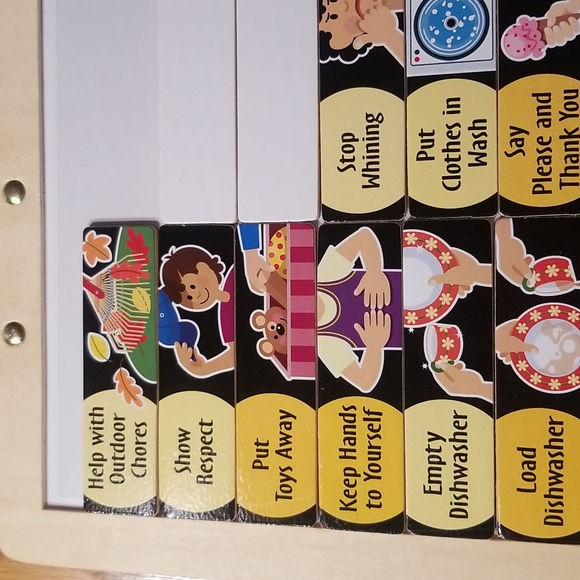 Melissa & Doug Magnetic Responsibility Chart - Picture 8 of 16